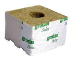 Grodan pěstební kostka 100 × 100 × 65 mm - velká díra